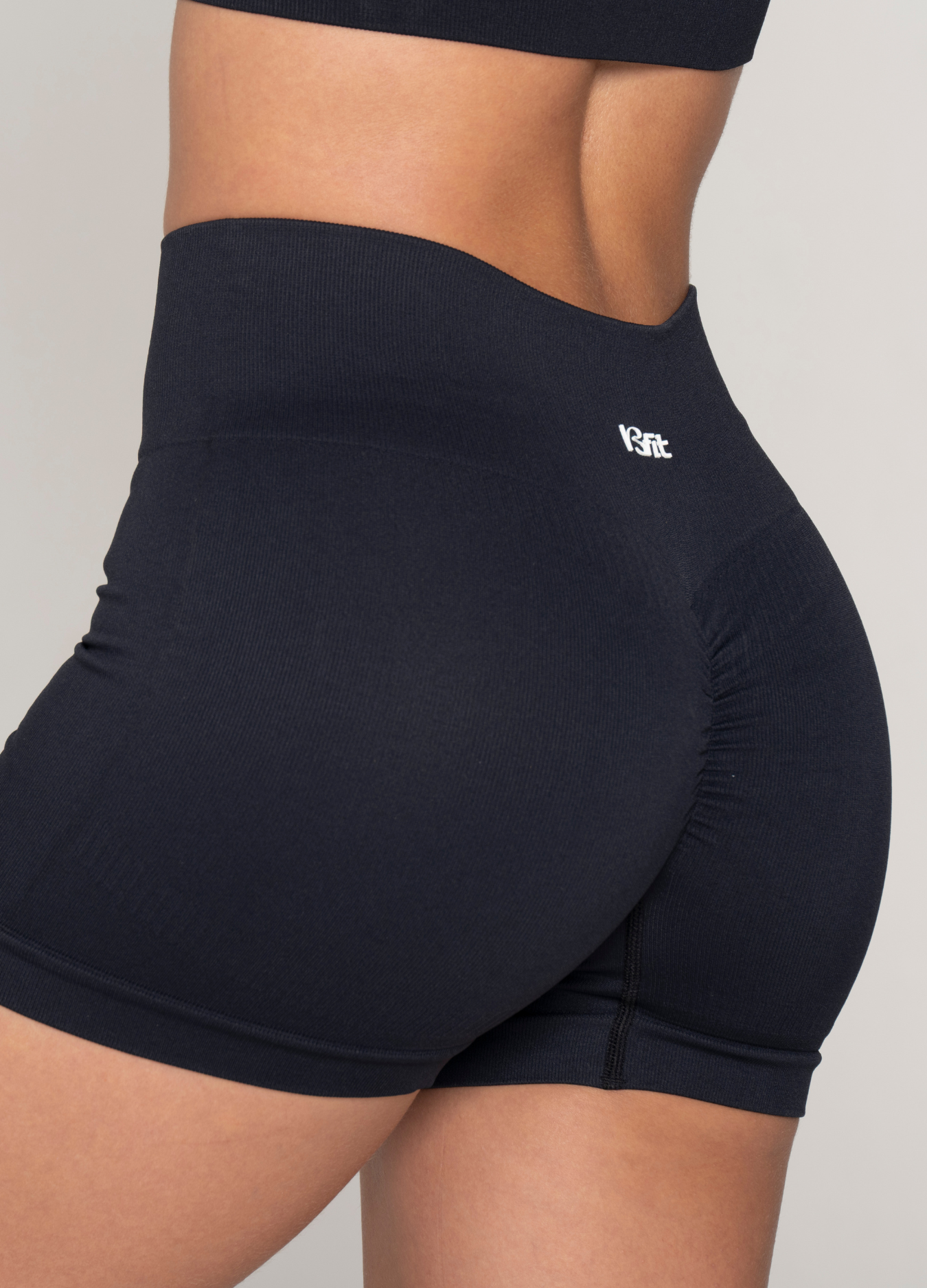 SET GENEVA SHORT