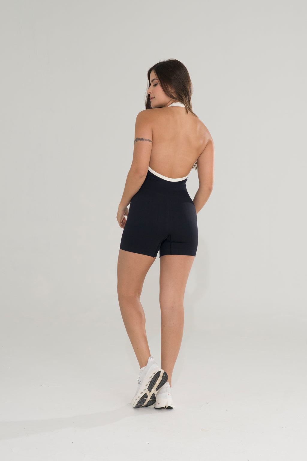 ENTERIZO HALTER SESGO CORTO